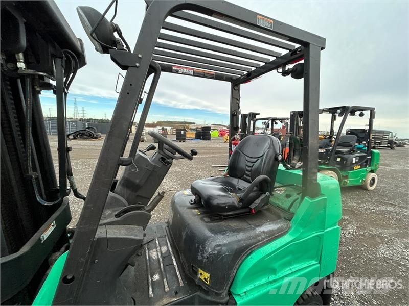 Mitsubishi FGC25N 2900 lb Cushion Tire Forklift Viličarji - drugo