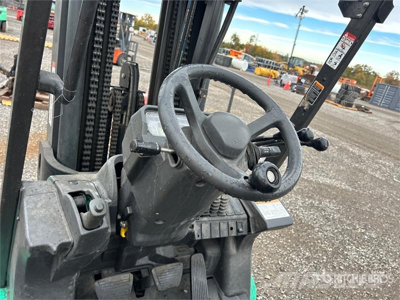 Mitsubishi FGC25N 2900 lb Cushion Tire Forklift Viličarji - drugo