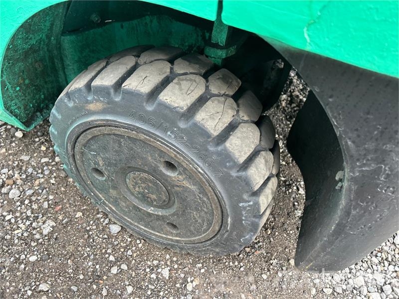 Mitsubishi FGC25N 2900 lb Cushion Tire Forklift Viličarji - drugo