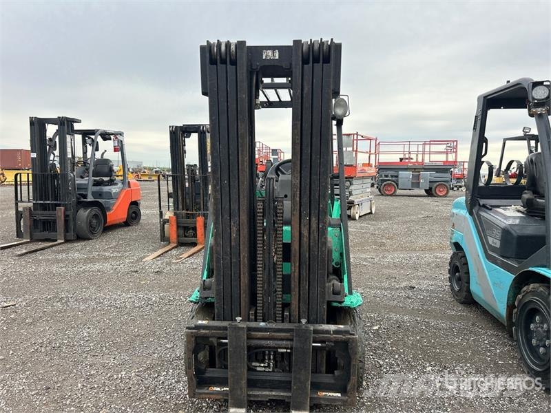 Mitsubishi FGC25N 2900 lb Cushion Tire Forklift Viličarji - drugo