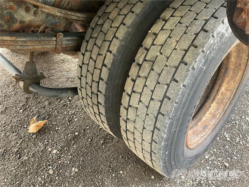 Mitsubishi Fuso 4x2 Flatbed Truck Lastbil med lad/Flatbed