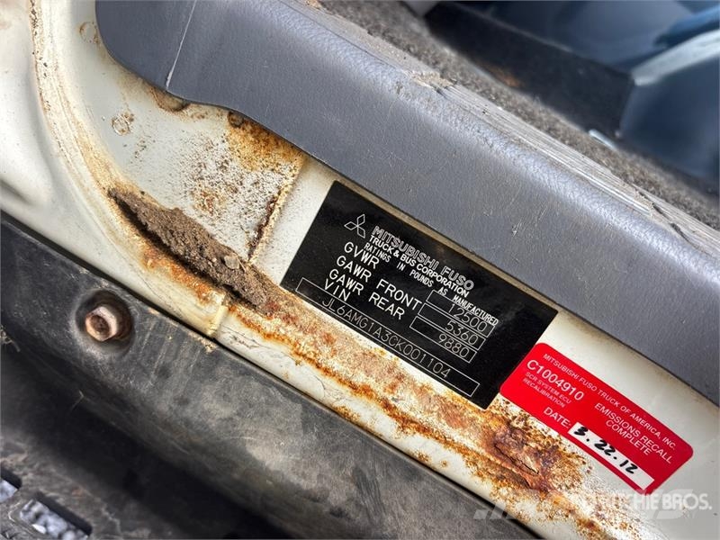 Mitsubishi Fuso 4x2 Van Truck 厢式货车