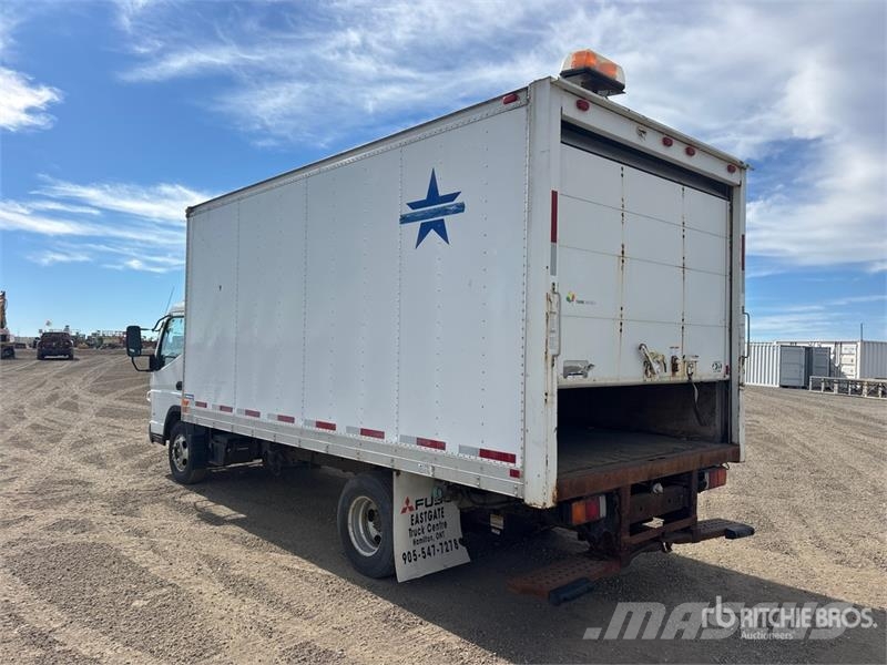 Mitsubishi Fuso 4x2 Van Truck 厢式货车