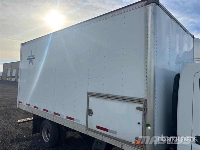 Mitsubishi Fuso 4x2 Van Truck 厢式货车