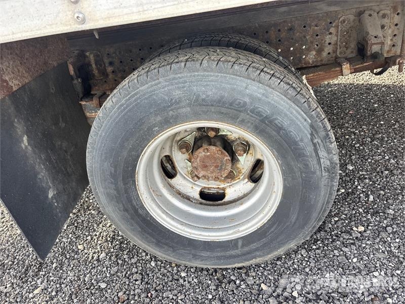 Mitsubishi Fuso 4x2 Van Truck 厢式货车