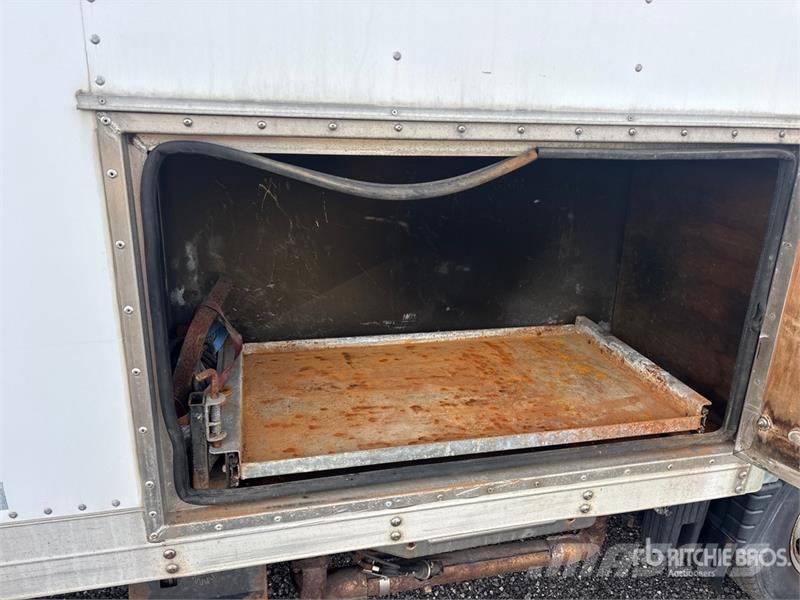 Mitsubishi Fuso 4x2 Van Truck 厢式货车