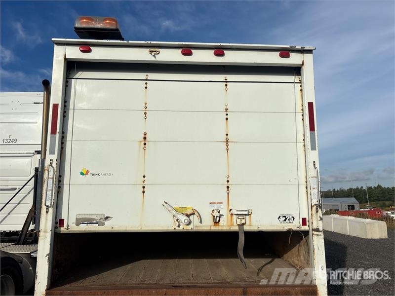 Mitsubishi Fuso 4x2 Van Truck 厢式货车