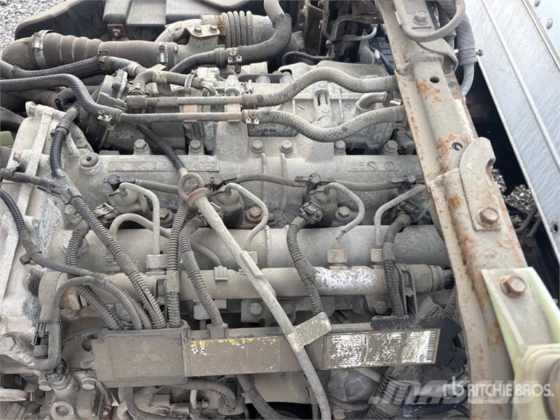 Mitsubishi Fuso 4x2 Van Truck 厢式货车