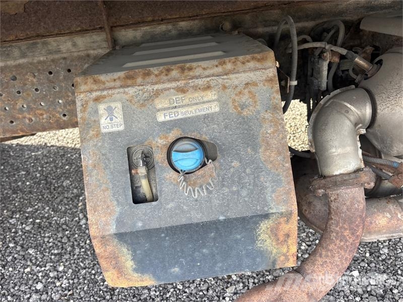 Mitsubishi Fuso 4x2 Van Truck 厢式货车