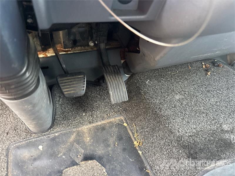 Mitsubishi Fuso 4x2 Van Truck 厢式货车