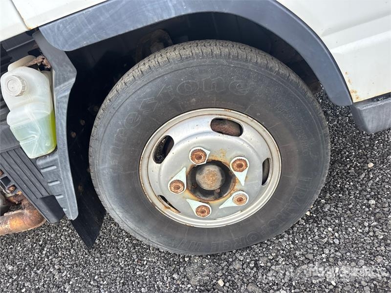 Mitsubishi Fuso 4x2 Van Truck 厢式货车