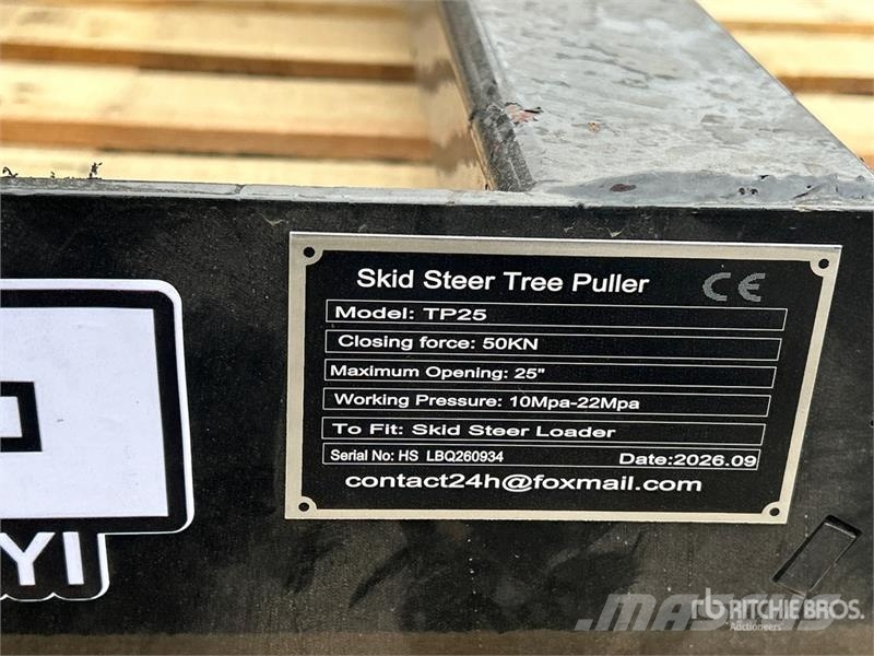  MIYI TP25 25 in Skid Steer Post Puller (Unused) Andere Zubehörteile