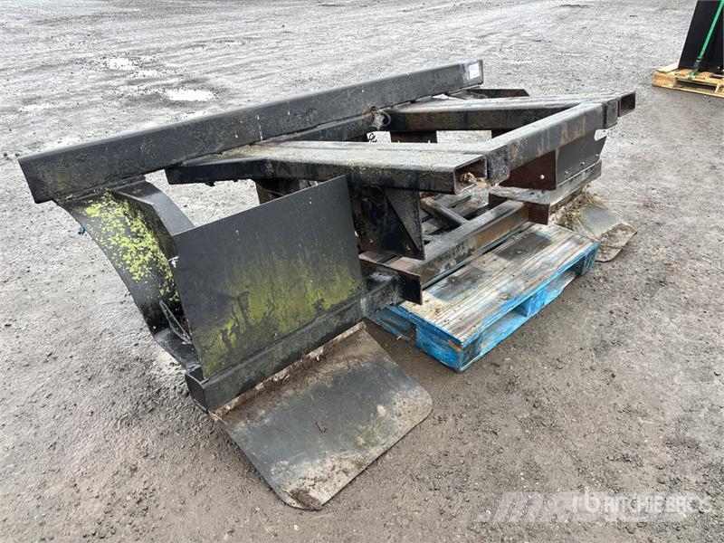  Moffet Forklift Mounting Bracket Gradbeništvo - drugo