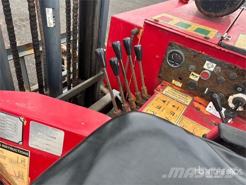 Moffett M5000 رافعات شوكية مثبتة على شاحنات