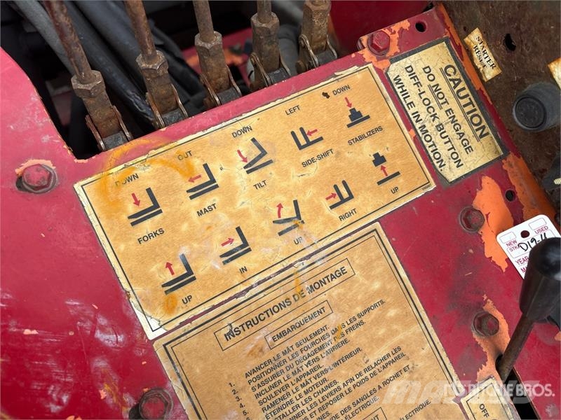 Moffett M5000 رافعات شوكية مثبتة على شاحنات
