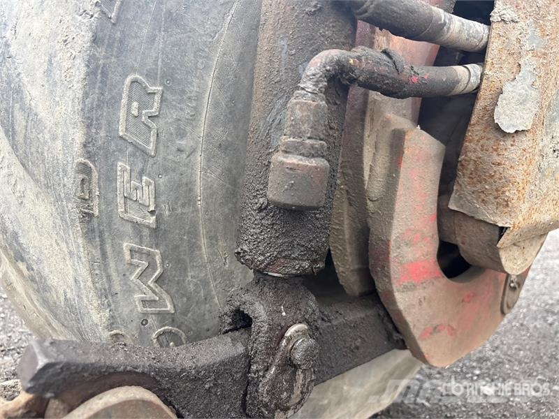 Moffett M5000 رافعات شوكية مثبتة على شاحنات