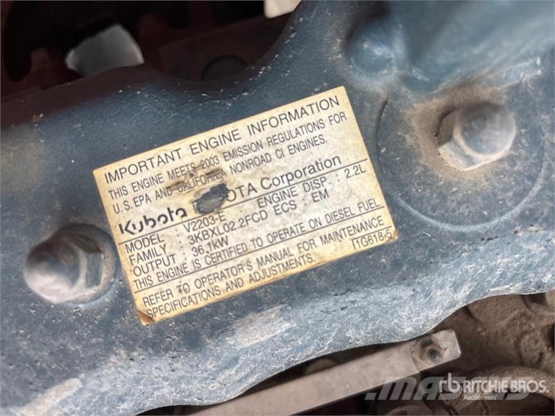 Moffett M5000 رافعات شوكية مثبتة على شاحنات