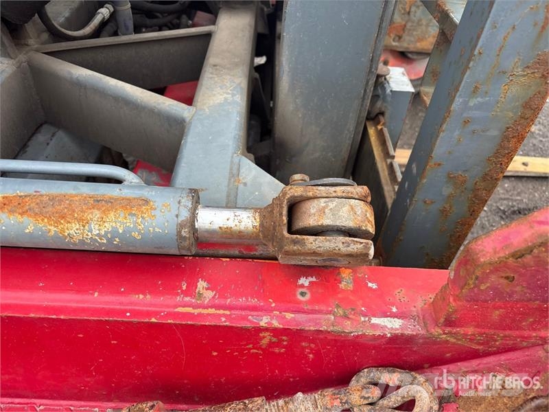 Moffett M5000 رافعات شوكية مثبتة على شاحنات