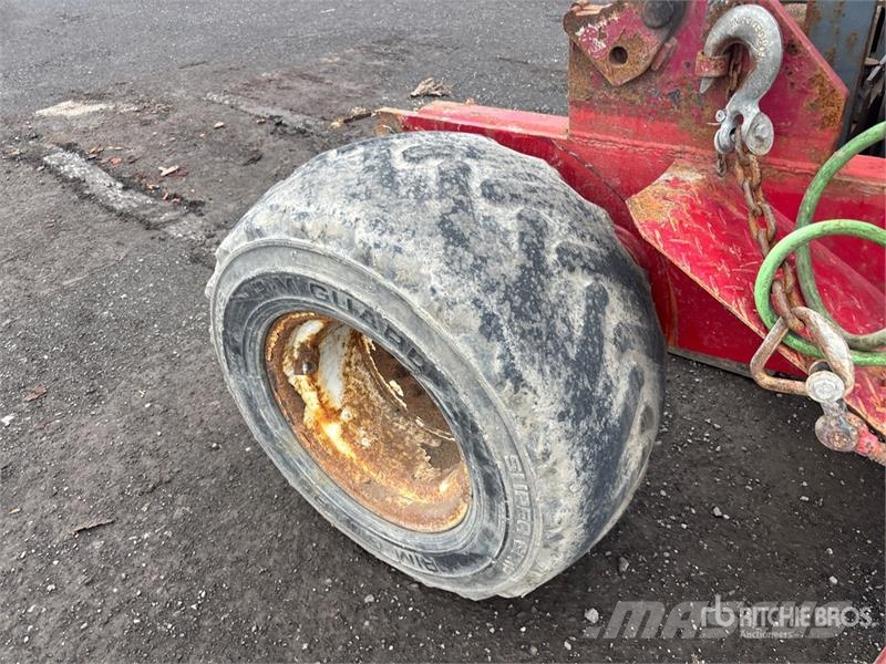 Moffett M5000 رافعات شوكية مثبتة على شاحنات