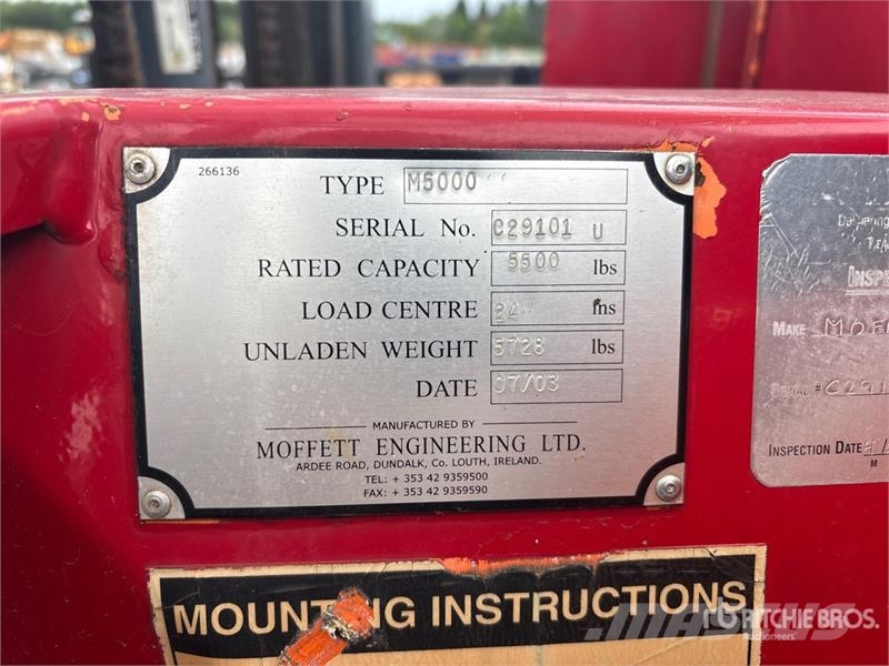 Moffett M5000 رافعات شوكية مثبتة على شاحنات