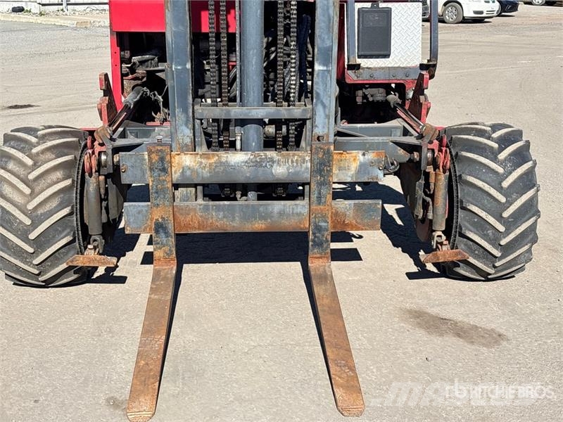 Moffett M7 50.3N 5000 lb 3x3 Truck Mounted Forklift Empilhadores de montagem em camião