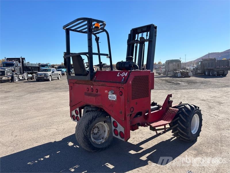 Moffett M7 50.3N 5000 lb 3x3 Truck Mounted Forklift Empilhadores de montagem em camião