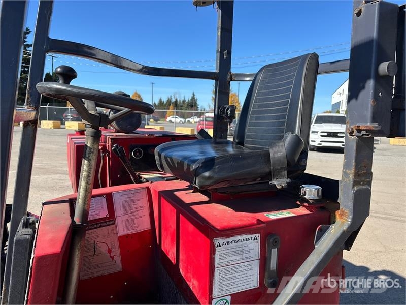 Moffett M7 50.3N 5000 lb 3x3 Truck Mounted Forklift Empilhadores de montagem em camião