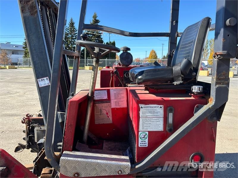 Moffett M7 50.3N 5000 lb 3x3 Truck Mounted Forklift Empilhadores de montagem em camião