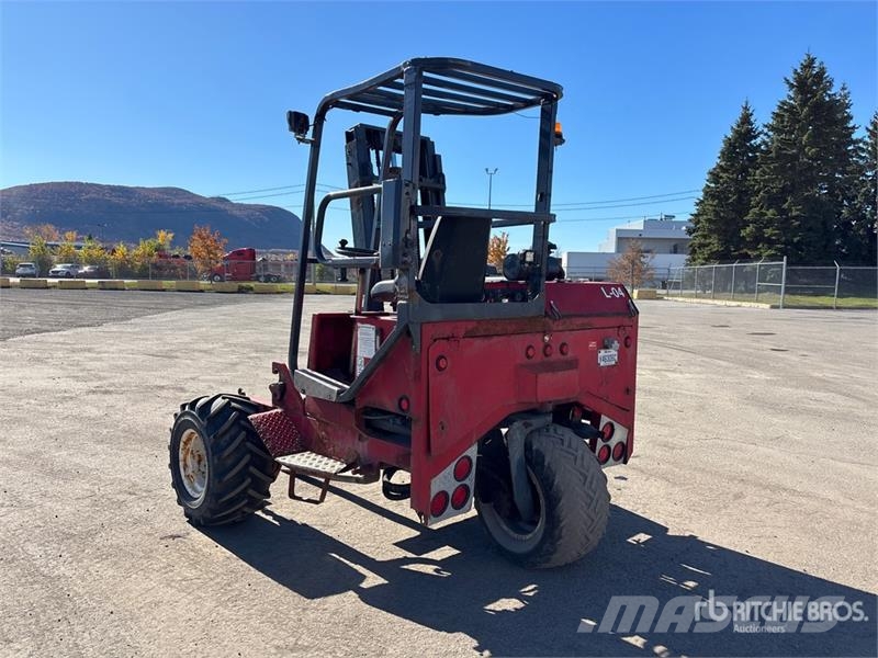 Moffett M7 50.3N 5000 lb 3x3 Truck Mounted Forklift Empilhadores de montagem em camião