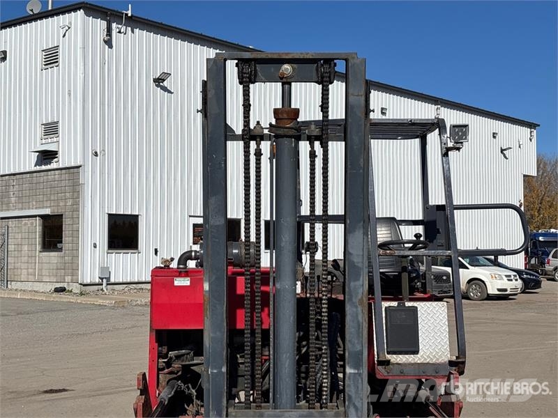 Moffett M7 50.3N 5000 lb 3x3 Truck Mounted Forklift Empilhadores de montagem em camião