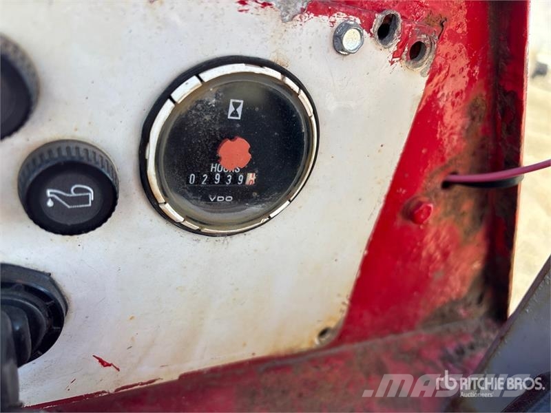 Moffett M750.3N 5000 lb Truck Mounted Forklift Teherautóra szerelt targonca
