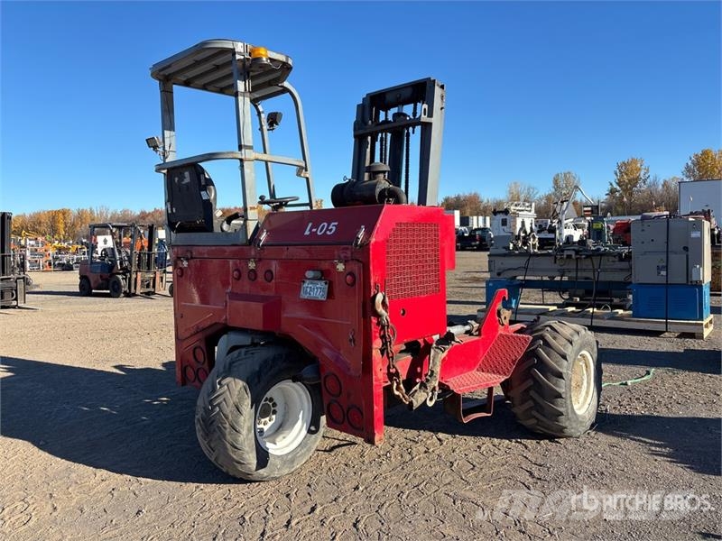 Moffett M750.3N 5000 lb Truck Mounted Forklift Teherautóra szerelt targonca