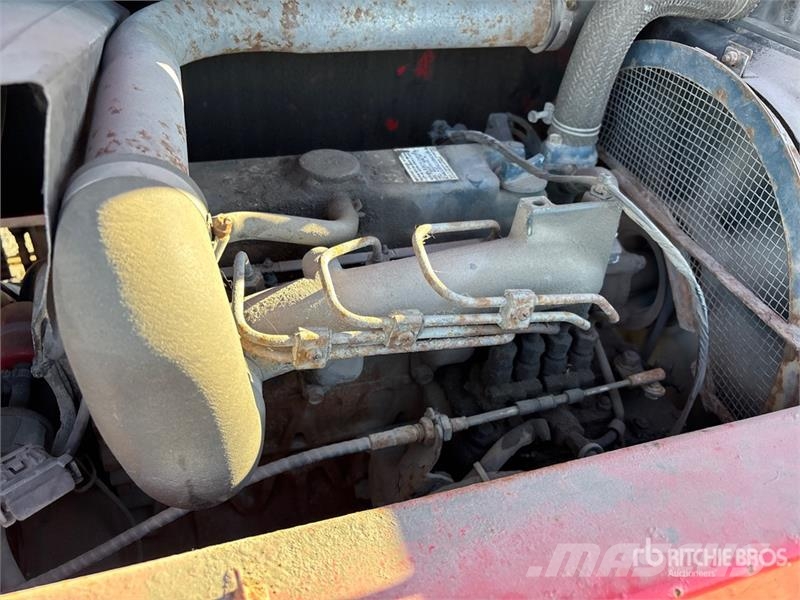 Moffett M750.3N 5000 lb Truck Mounted Forklift Teherautóra szerelt targonca
