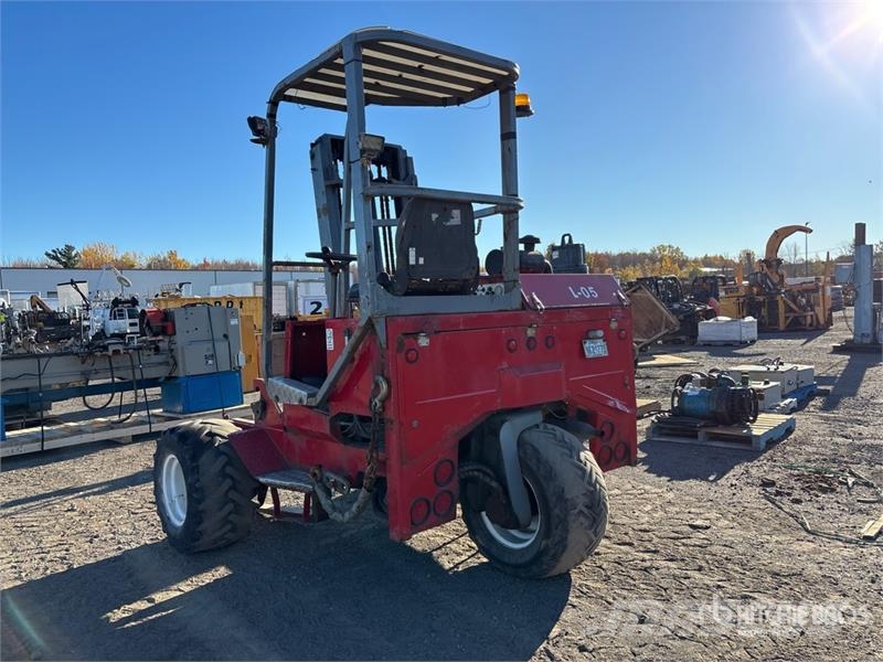 Moffett M750.3N 5000 lb Truck Mounted Forklift Teherautóra szerelt targonca
