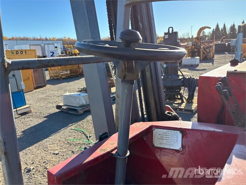 Moffett M750.3N 5000 lb Truck Mounted Forklift Teherautóra szerelt targonca