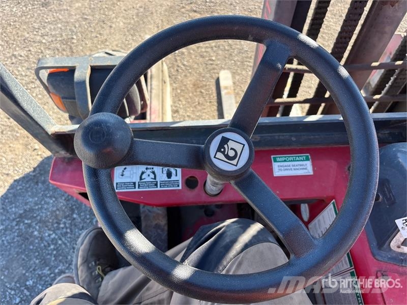 Moffett M8 55.3 5500 lb 3x3 Truck Mounted Forklift Περονοφόρα ανυψωτικά αναρτημένα σε φορτηγά