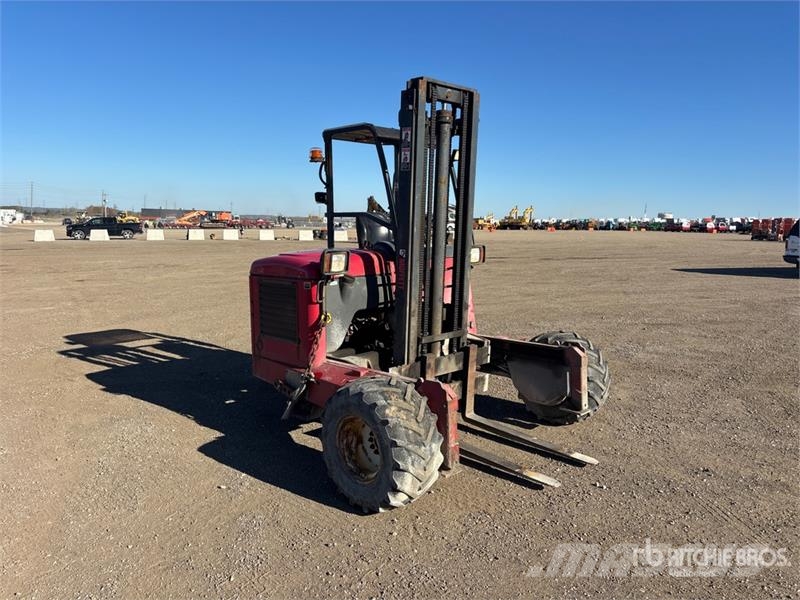 Moffett M8 55.3 5500 lb 3x3 Truck Mounted Forklift Περονοφόρα ανυψωτικά αναρτημένα σε φορτηγά