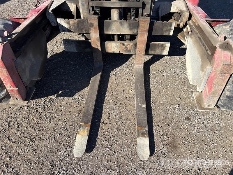 Moffett M8 55.3 5500 lb 3x3 Truck Mounted Forklift Περονοφόρα ανυψωτικά αναρτημένα σε φορτηγά