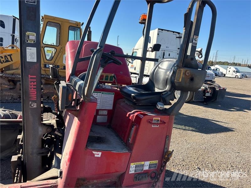 Moffett M8 55.3 5500 lb 3x3 Truck Mounted Forklift Περονοφόρα ανυψωτικά αναρτημένα σε φορτηγά