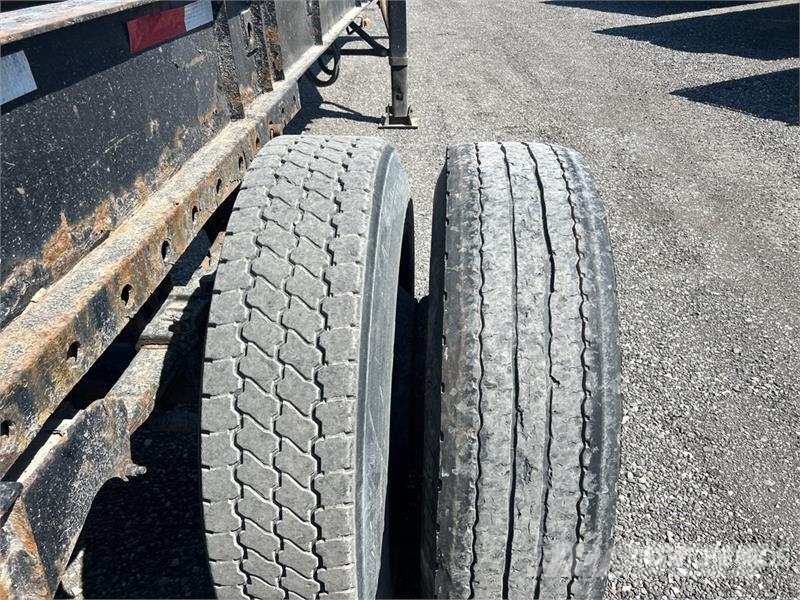  Mond Tri/A Extendable Container Trailer Konteineriekrāvēji