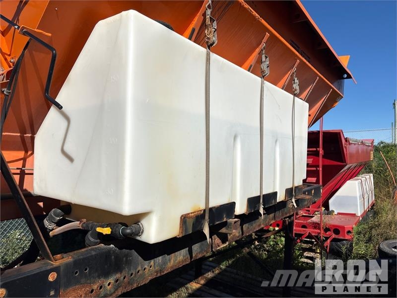 Monroe Slide in Salter Spreader with Pre Wet Syste Hiekan- ja suolanlevittimet