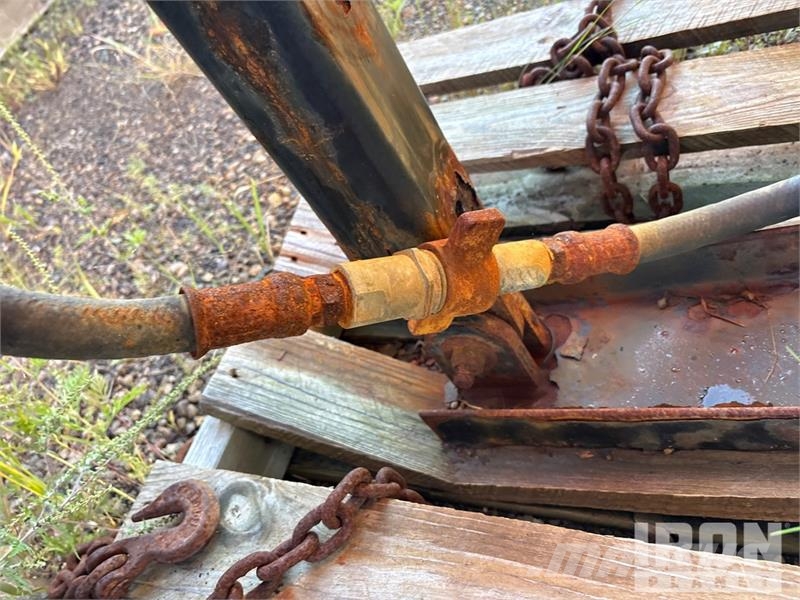 Monroe Slide in Salter Spreader with Pre Wet Syste Hiekan- ja suolanlevittimet