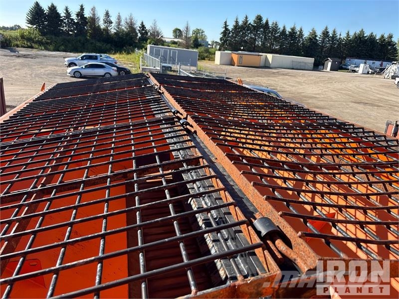 Monroe Slide in Salter Spreader with Pre Wet Syste Hiekan- ja suolanlevittimet
