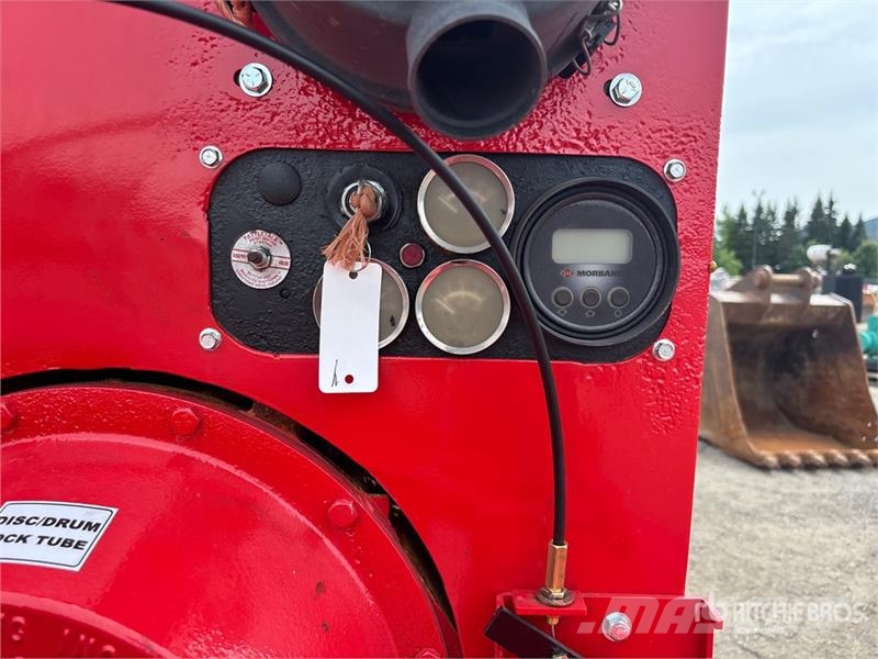 Morbark M12R Tow-Behind Wood Chipper Broyeur de végétaux