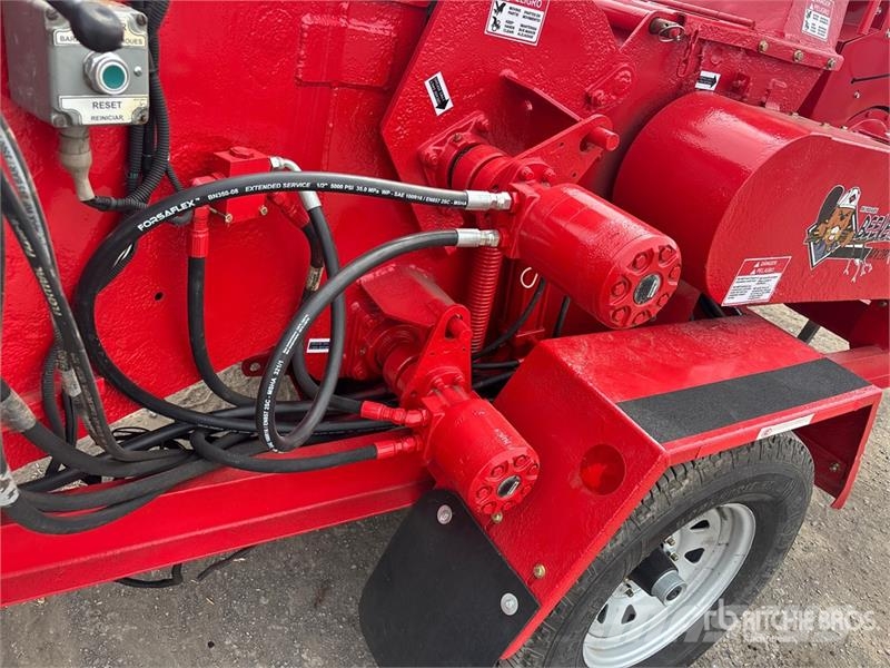 Morbark M12R Tow-Behind Wood Chipper Broyeur de végétaux