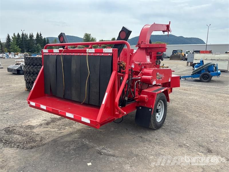 Morbark M12R Tow-Behind Wood Chipper Broyeur de végétaux