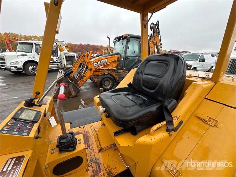 Morooka MFD-20 2000 kg Tracked Forklift شاحنات ذات رافعات شوكية - أخرى