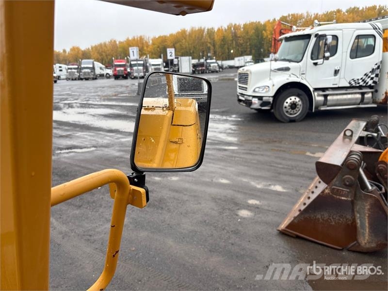 Morooka MFD-20 2000 kg Tracked Forklift شاحنات ذات رافعات شوكية - أخرى