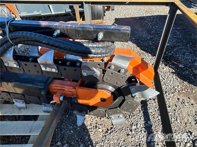 Mower King ECSSCT72 52 in Skid Steer Trencher Trancheuse