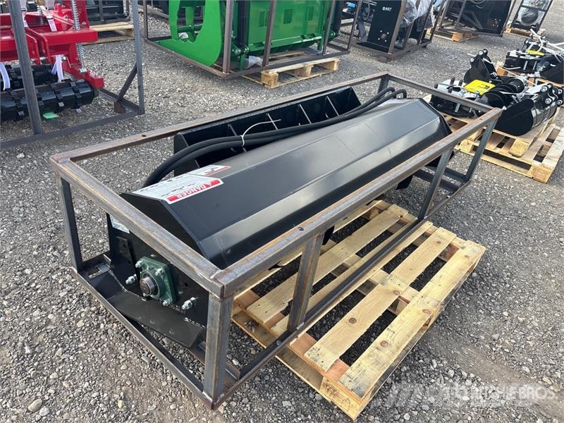  Mower King ECSSTR072 72 in Skid Steer Tiller (Unus Rotační brány a půdní frézy